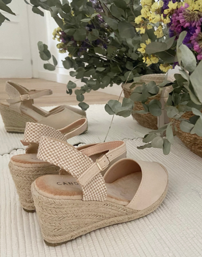 Sandalias cuñas beige