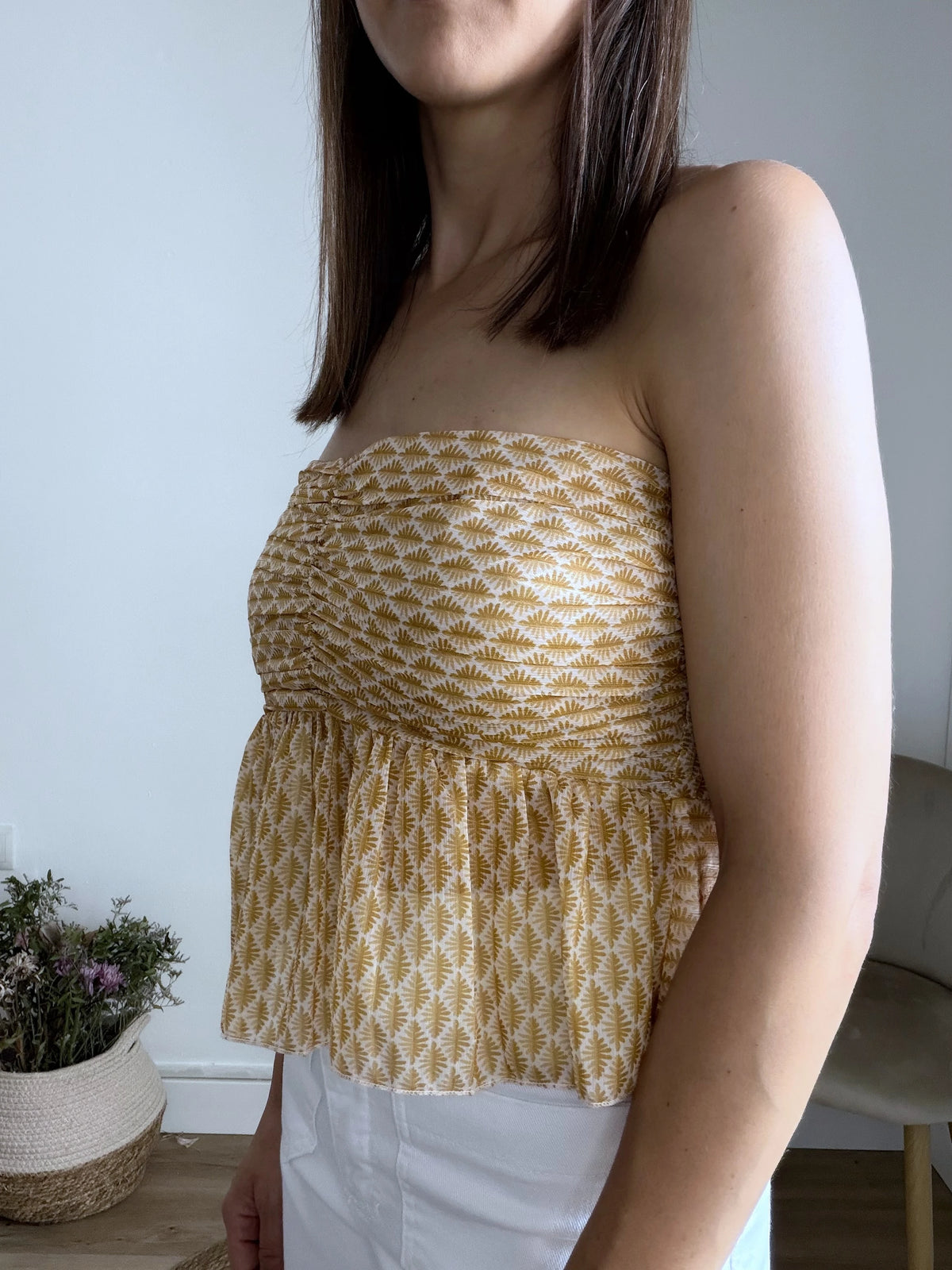 Top volante estampado amarillo