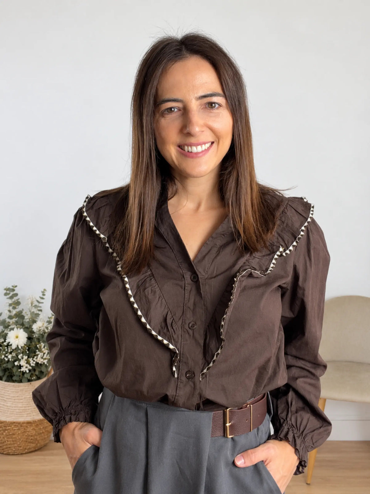 Blusa volantes marrón